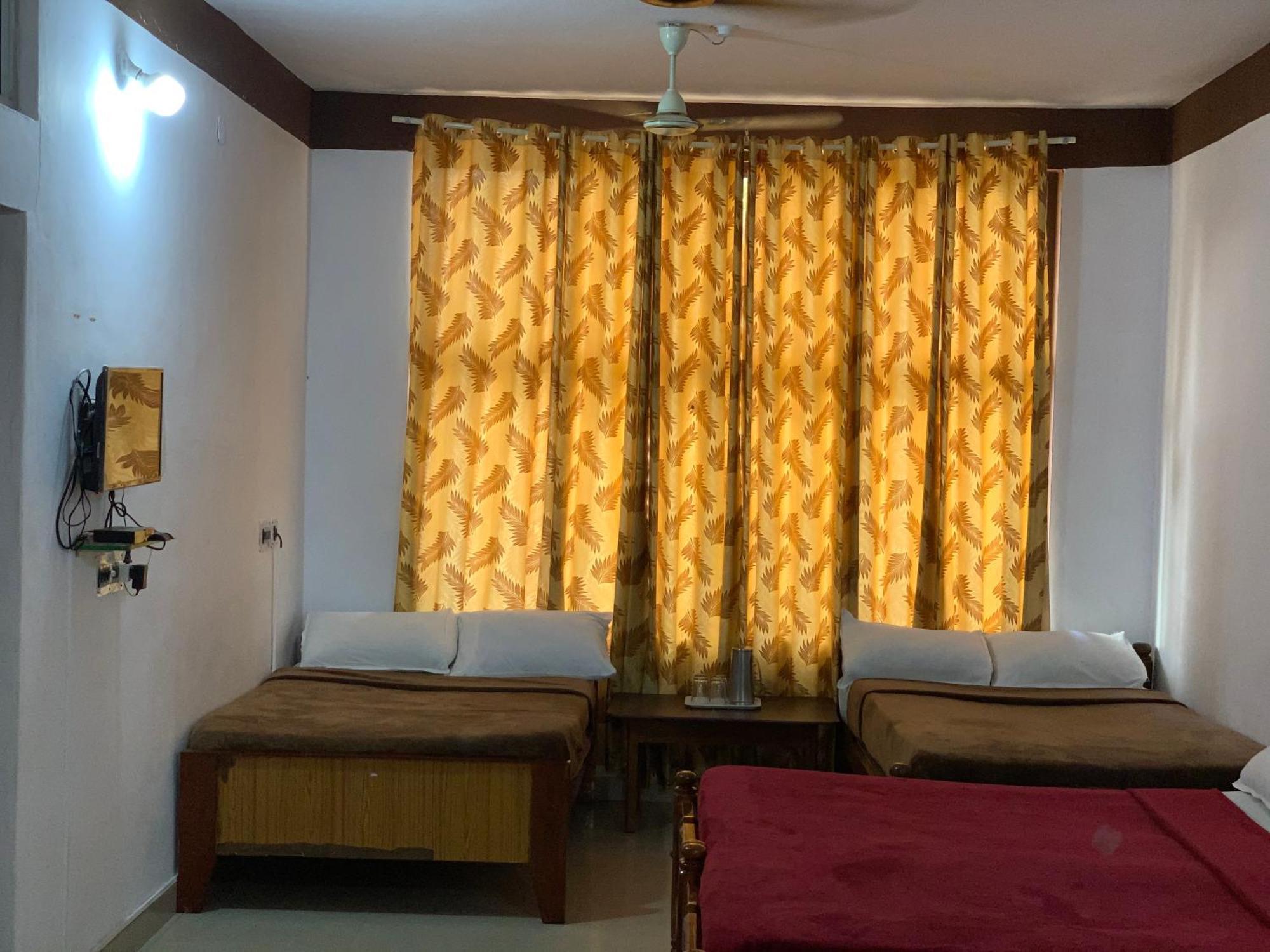 Hotel Caveri Inn Madikeri Eksteriør billede