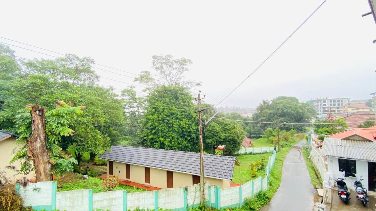 Hotel Caveri Inn Madikeri Eksteriør billede