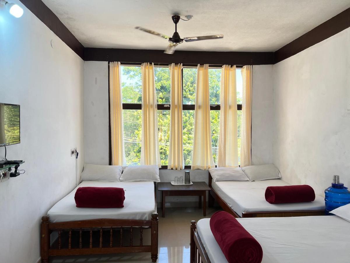 Hotel Caveri Inn Madikeri Eksteriør billede