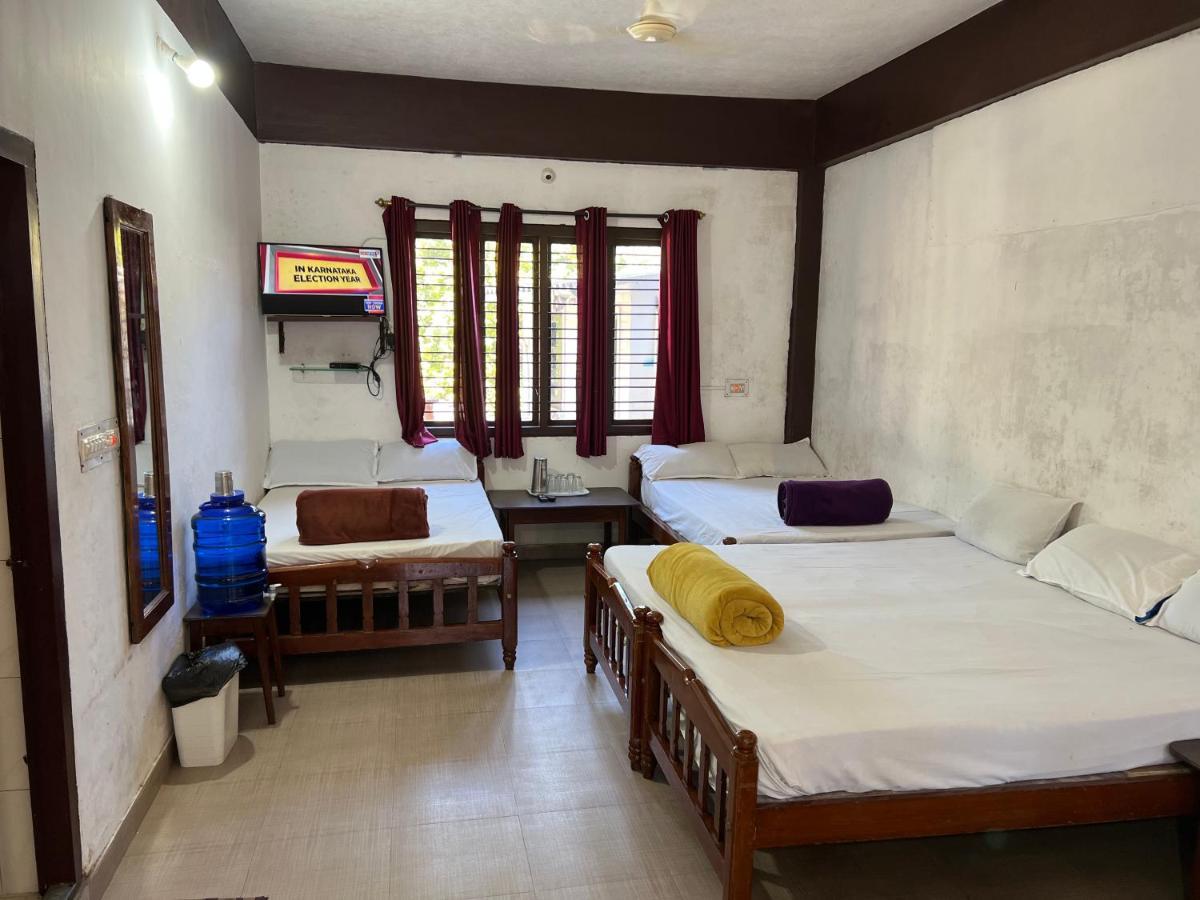 Hotel Caveri Inn Madikeri Eksteriør billede